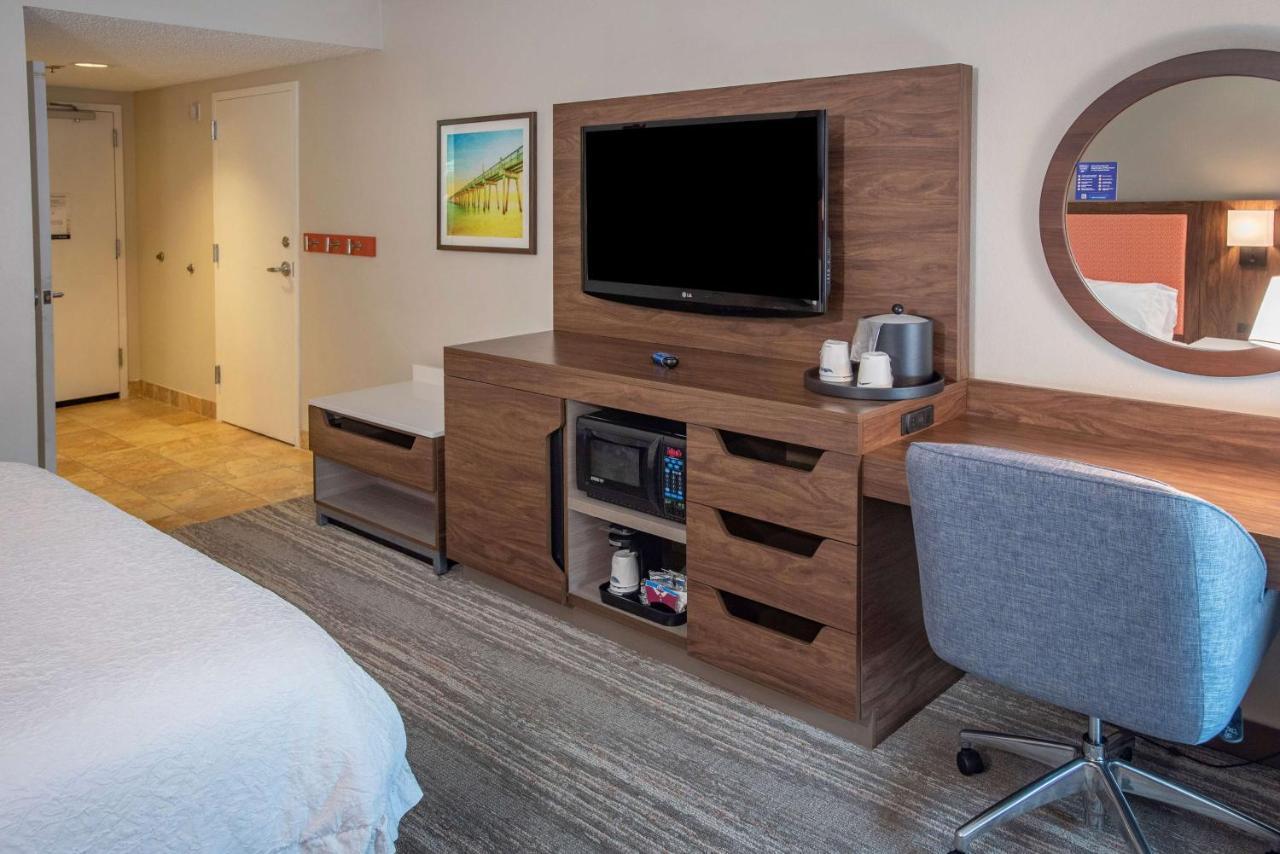Hampton Inn Pensacola-Airport Exterior foto